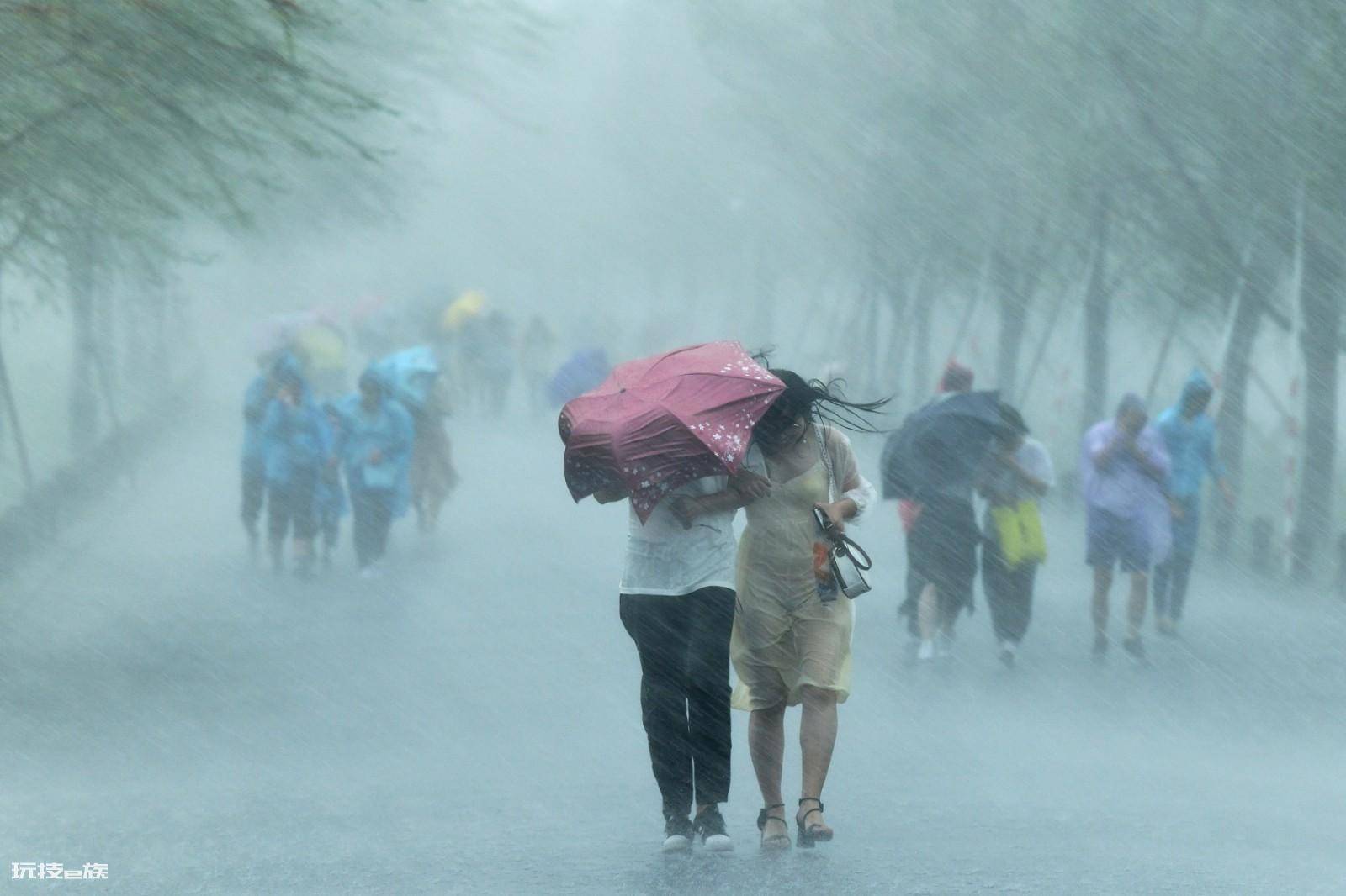 下大雨好钓鱼吗(什么样的雨天天气去钓鱼有影响)-图片6